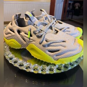 SIA Collective Men's Vulture Foam "Cryptonite" Glow Sneaker Grey/Green. Size 14